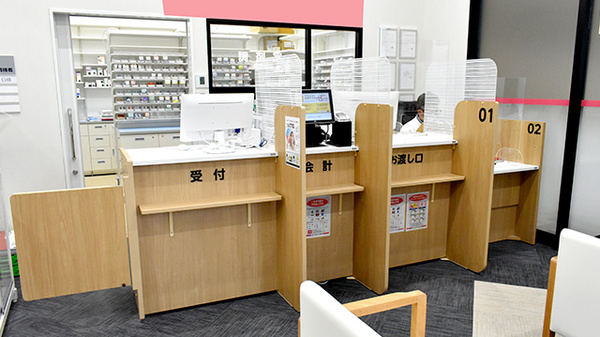 ココカラファイン薬局　ＪＲ大久保駅前店_4