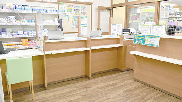 杏林堂薬局　エキマチ店_3