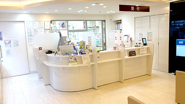 ファルコ薬局 四条烏丸店_3