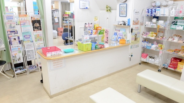 ローズ調剤薬局　三本木店_3