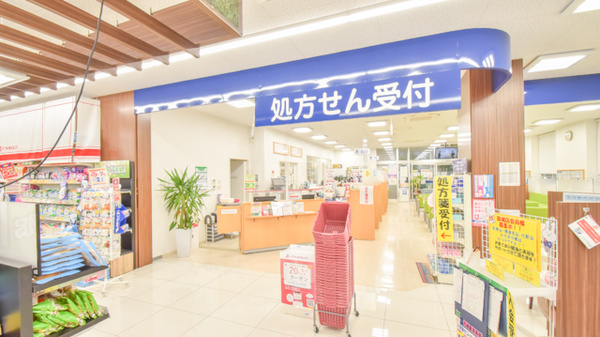 ドラッグイレブン薬局築城店_3