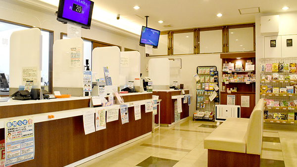 フラワー薬局町屋駅前店_3