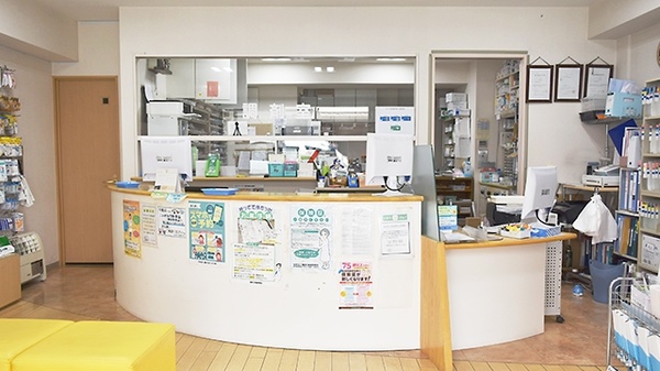 イムノファーマシー鶴見駅前店薬局_3