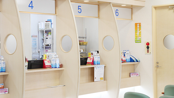 大賀薬局　国分店_4