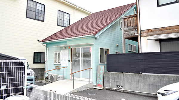 ティーズ薬局福音寺店