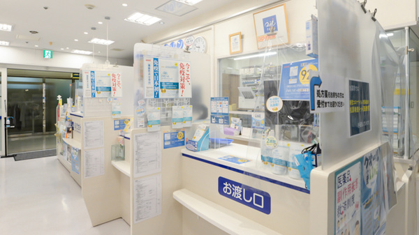 クオール薬局梅田店_3