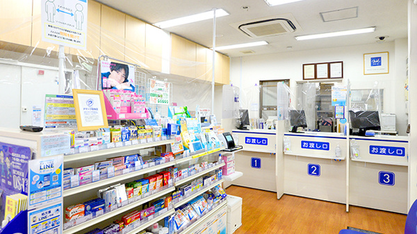 クオール薬局西梅田店_2