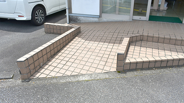 ワタナベ薬局　宇佐駅前店_3