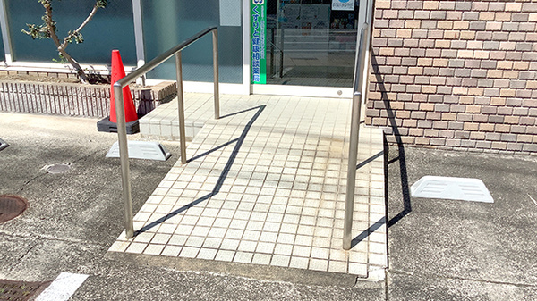 トマト薬局大通り店_3