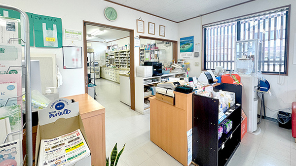 ペリカン薬局川副店_3