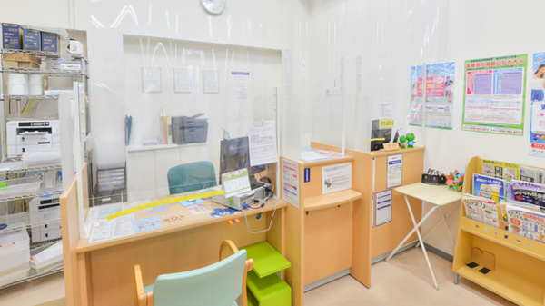 ドラッグイレブン薬局佐敷店_4