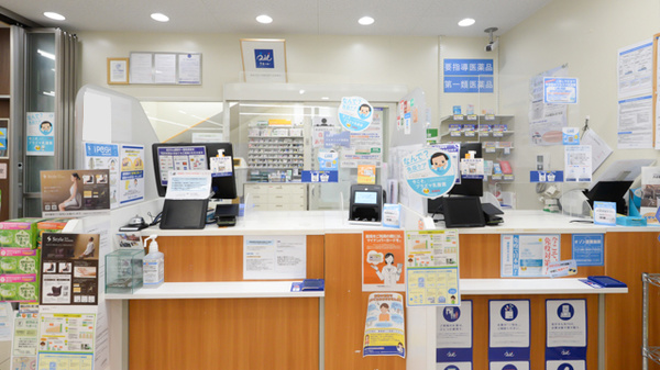 ローソンクオール薬局千駄木不忍通店_4