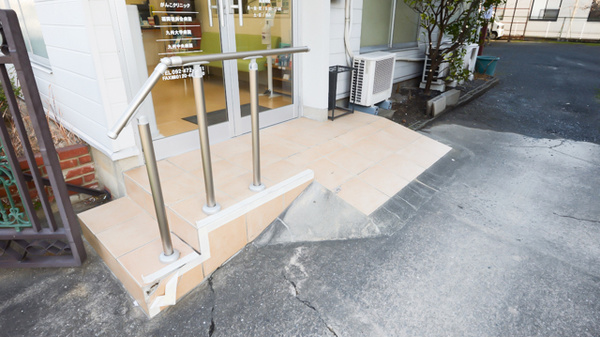 大賀薬局　板付店_3