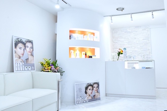 KYAS luxury beauty lounge