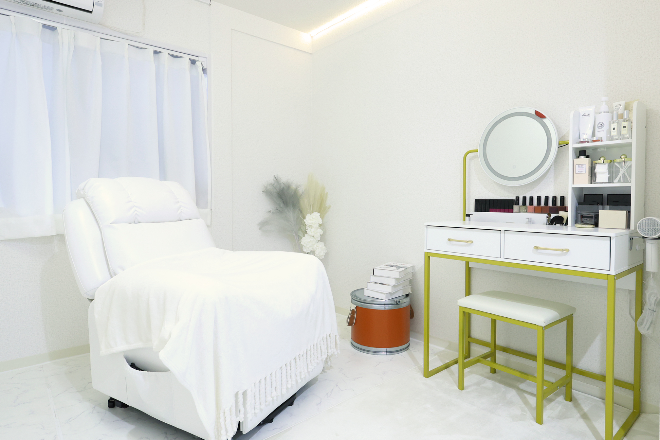 REINE BEAUTY SALON