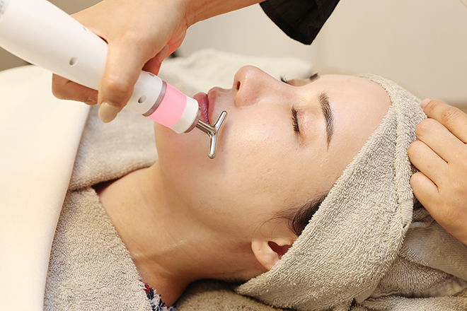 e.m.i BeautySalon