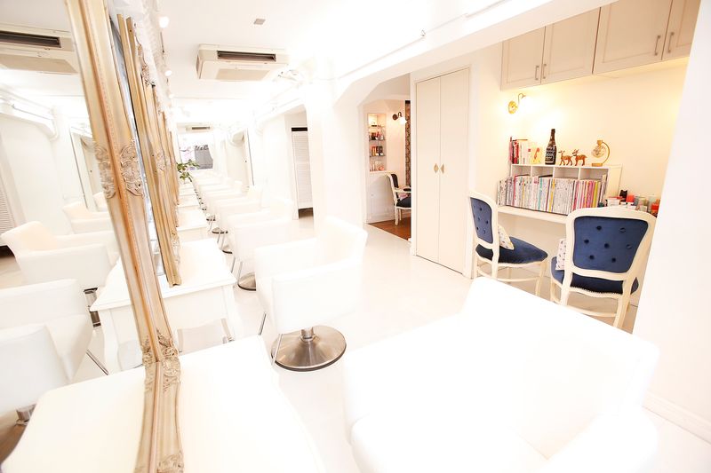 Hair Lounge Le'vie