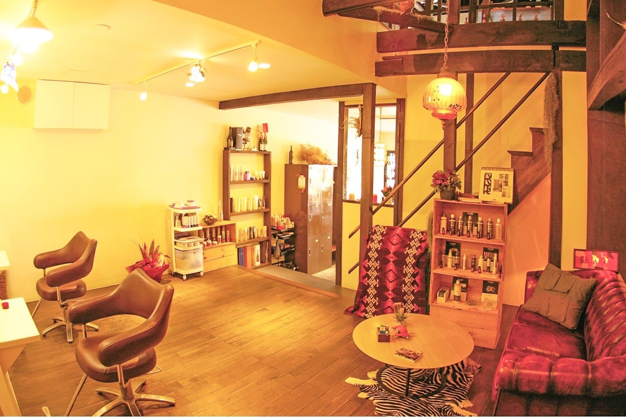 SALOON_1