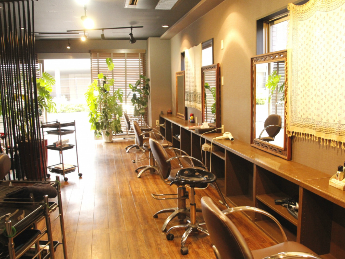 Hair Salon LAHIR