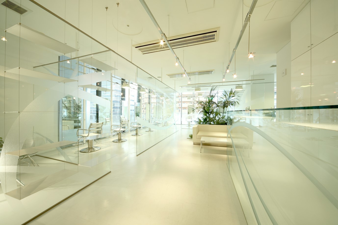 Lucia hair clear 新大阪店