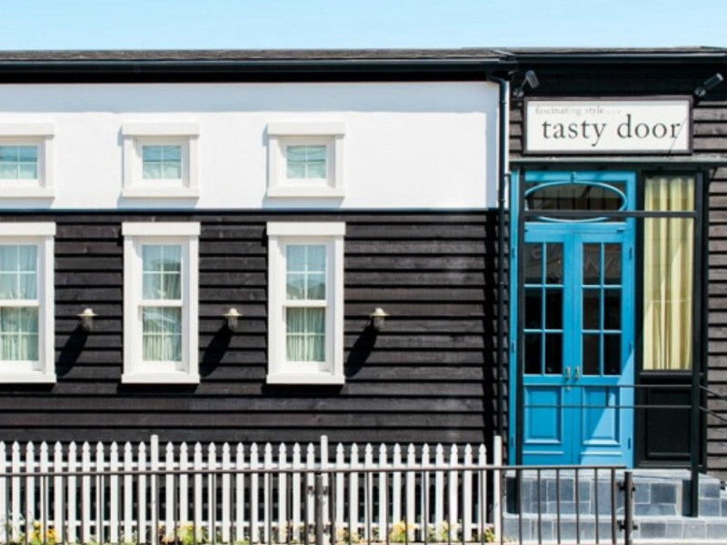 Tasty door