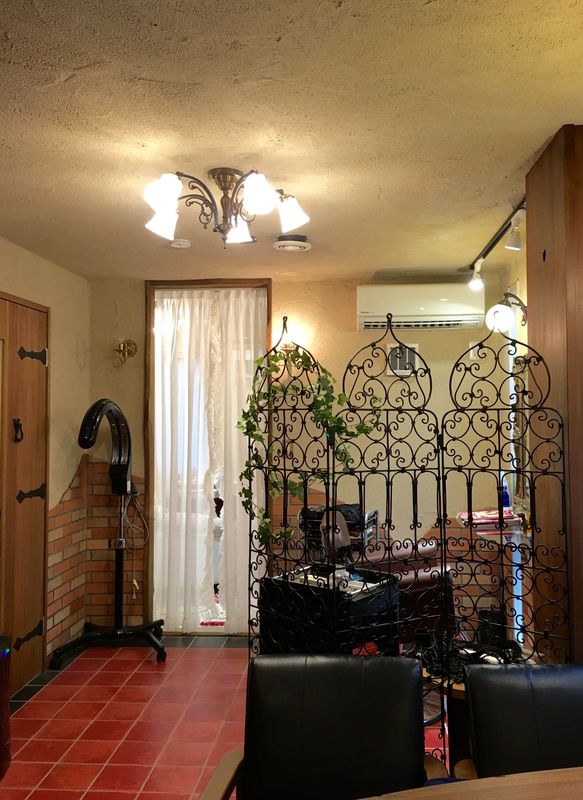 Richromatic hair studio