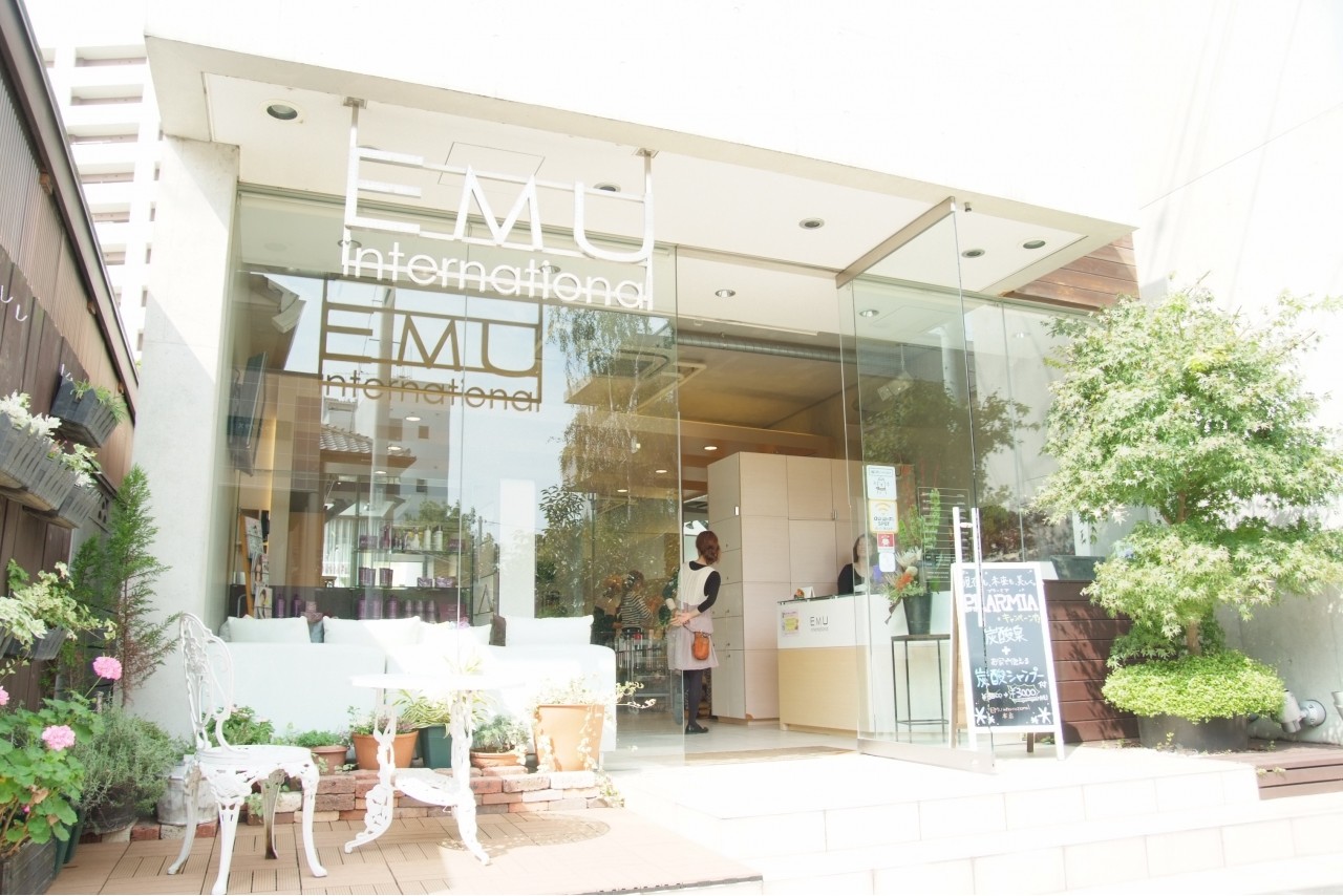 EMU international 春日部本店