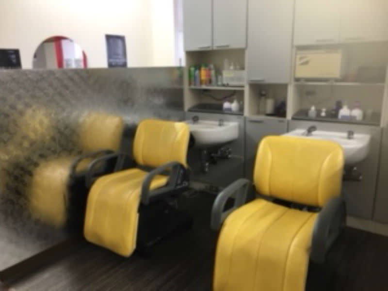 美容室てんとう虫 タイヨー重富店_1