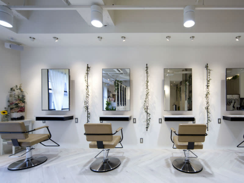 Battery hair&make 塚本店