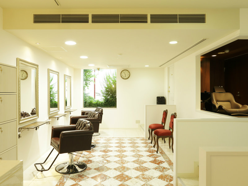 Daniel Shape hair&nail