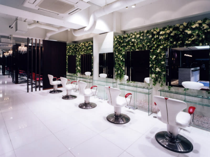 HAIR & MAKE EARTH 上野店_1