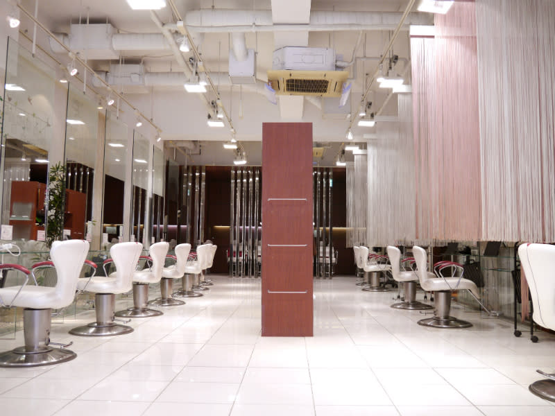 HAIR & MAKE EARTH 北浦和店_1