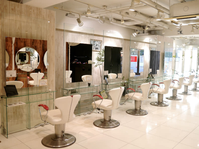 HAIR & MAKE EARTH 西船橋店