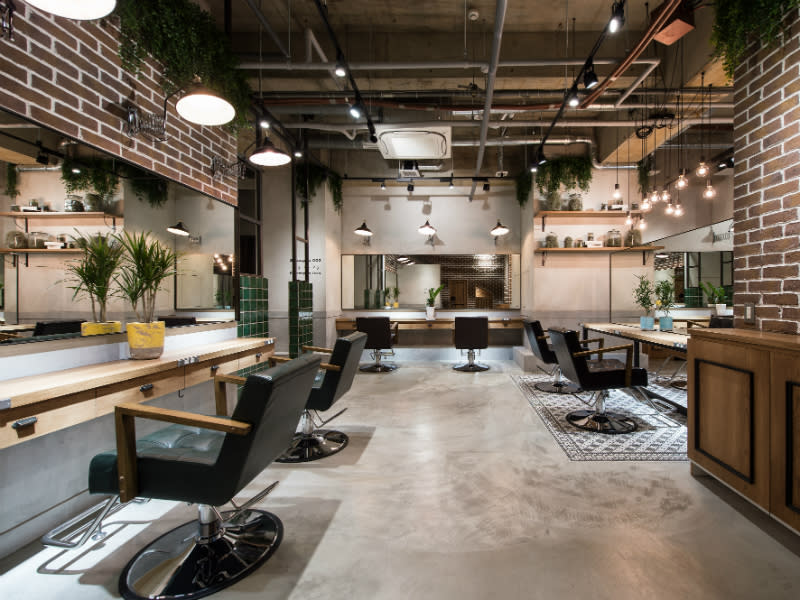 HAIR & MAKE EARTH 綱島店