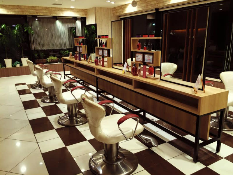 HAIR & MAKE EARTH 東神奈川店