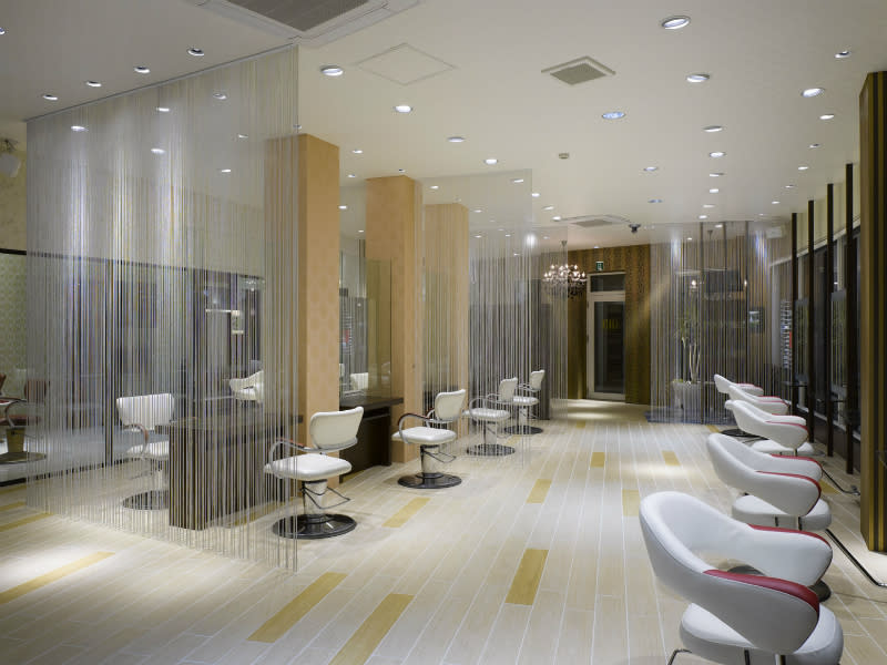 HAIR & MAKE EARTH 青森浜田店_1