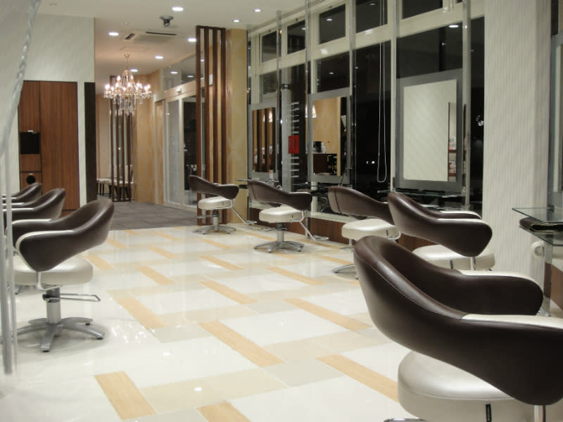 HAIR & MAKE EARTH 五所川原店