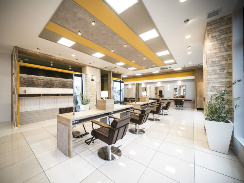 HAIR & MAKE EARTH 都城川東店_1