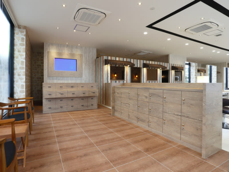 HAIR & MAKE EARTH 佐世保早岐店_1