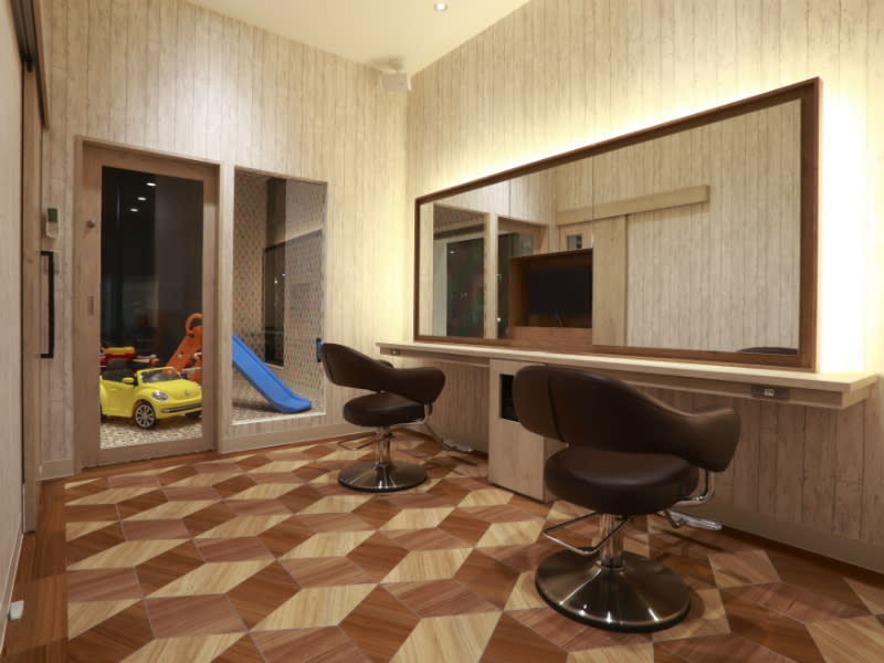 HAIR & MAKE EARTH 熊本光の森店