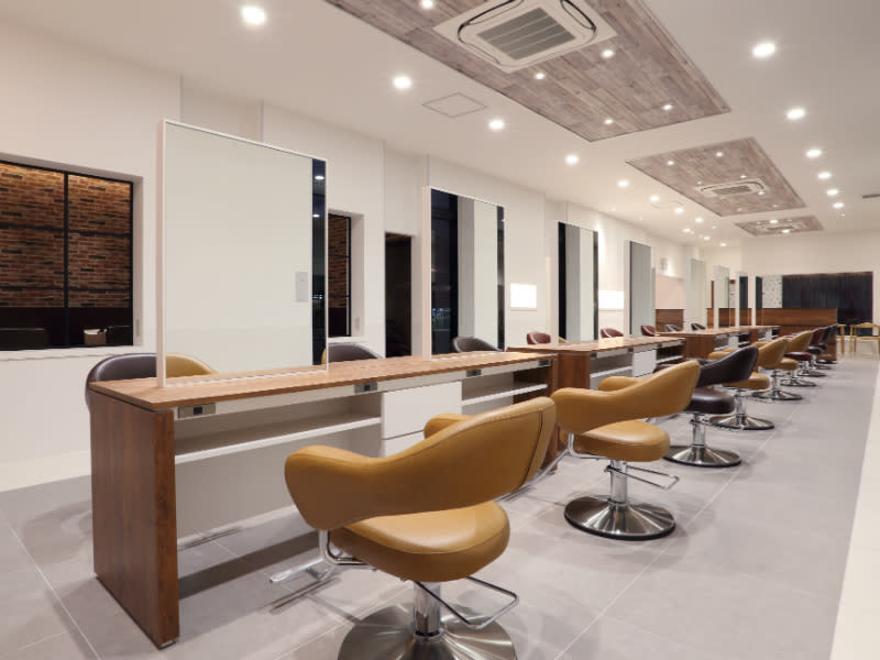 HAIR & MAKE EARTH 長崎時津店_1