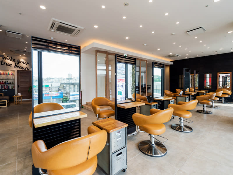 HAIR & MAKE EARTH 浦添店_1