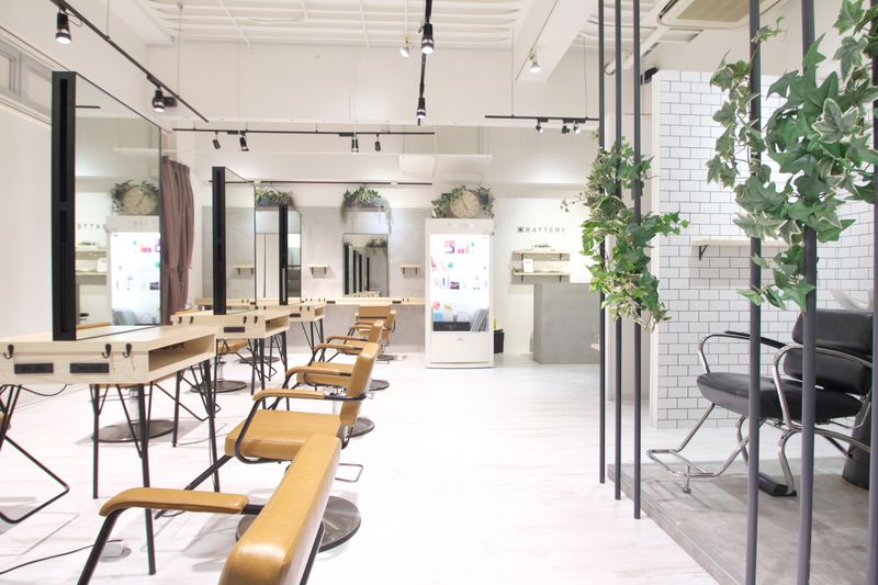 Battery hair&make 御幣島店