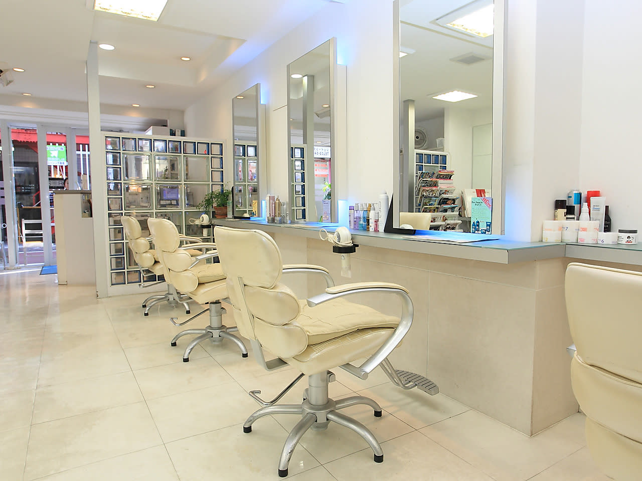 FRESCA hair&make 笹塚店