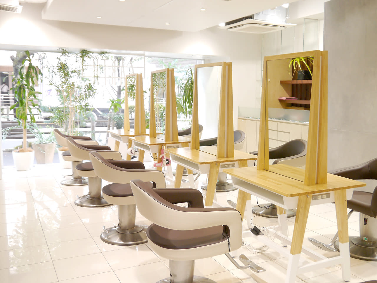 HAIR & MAKE EARTH 武蔵境店_1