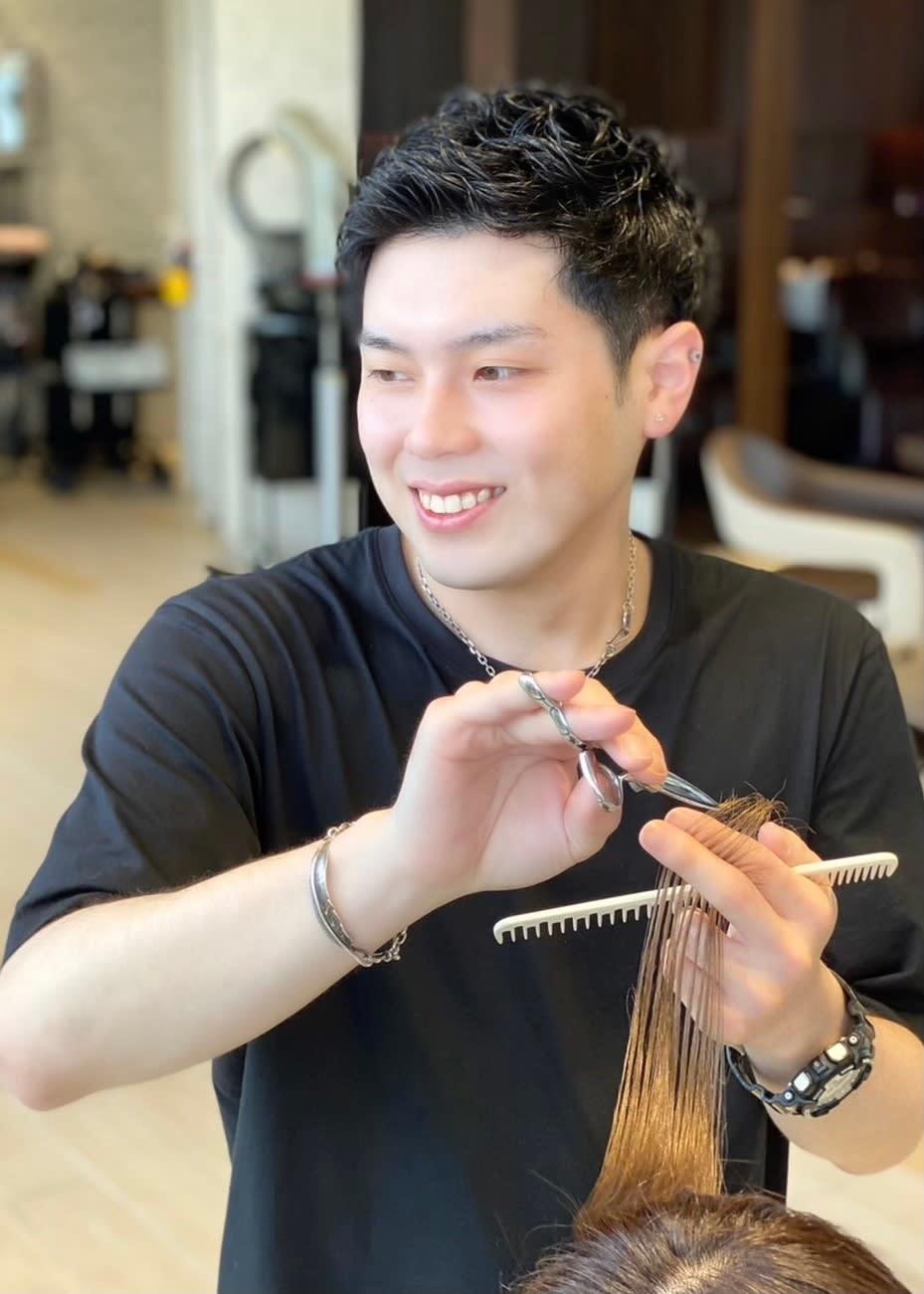 HAIR & MAKE EARTH 青森浜田店_佐藤　雄一郎