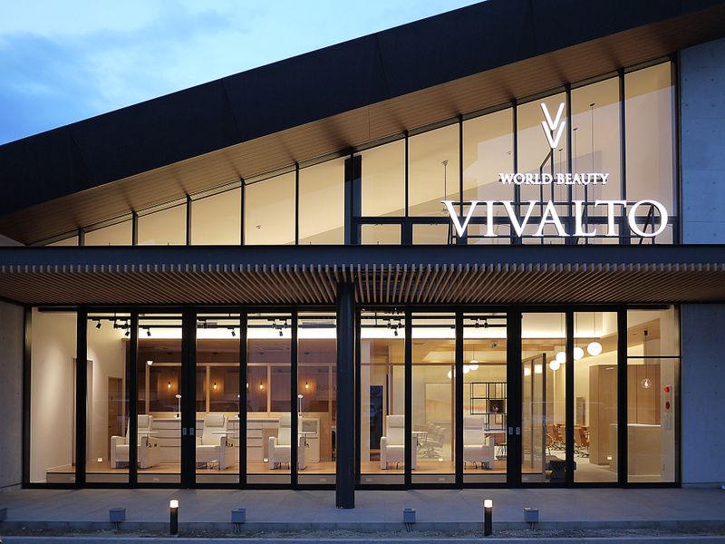 WORLD BEAUTY VIVALTO宝塚店