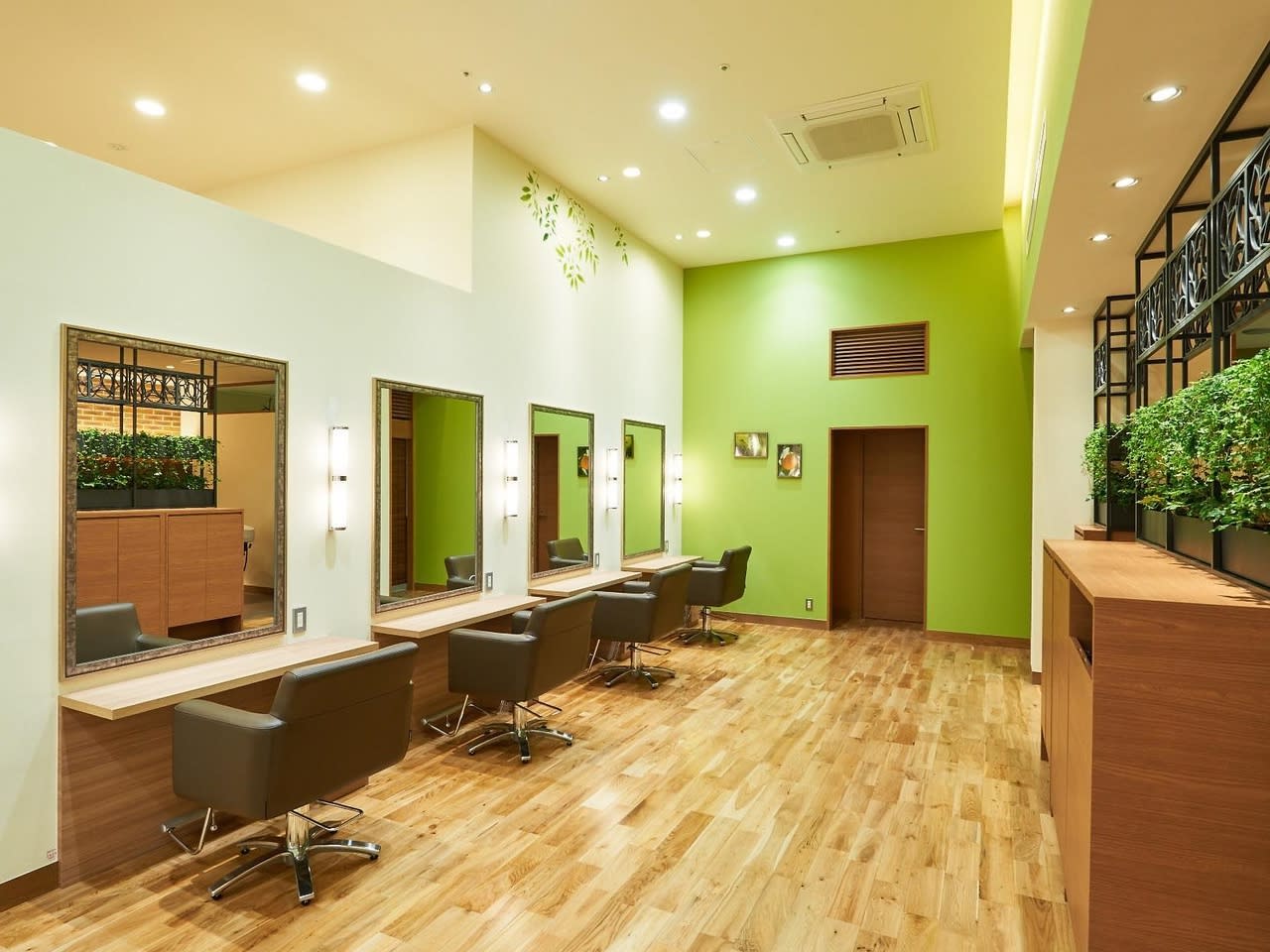 SOCIE AVEDA さいたま新都心店