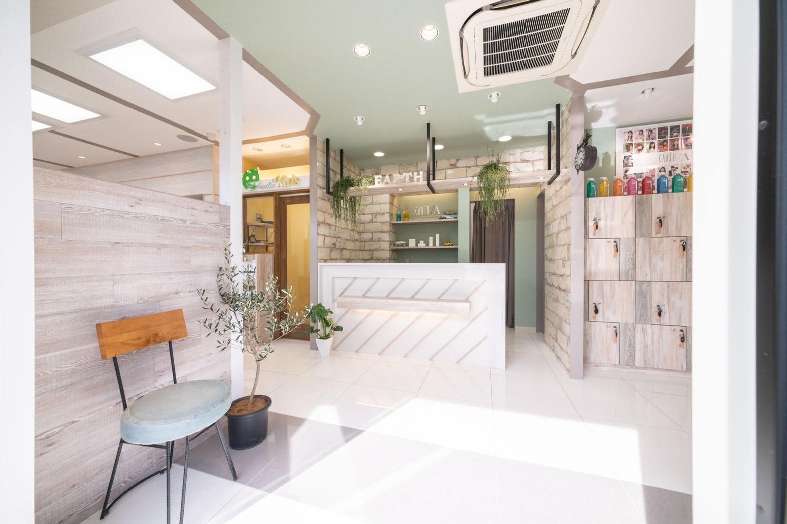 EARTH Authentic 徳島北島店