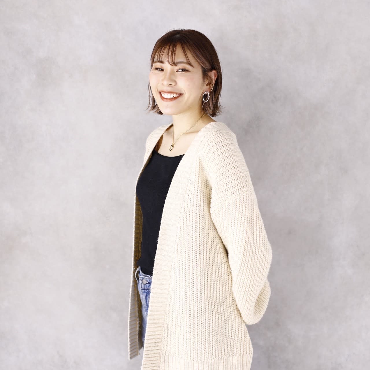 BALE_新井 友菜